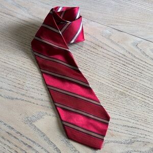 Roundtree & Yorke Crimson and Ebony Striped Tie